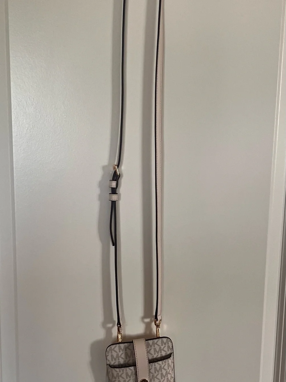 NWT Michael Kors Signature Crossbody in Beige/Khaki